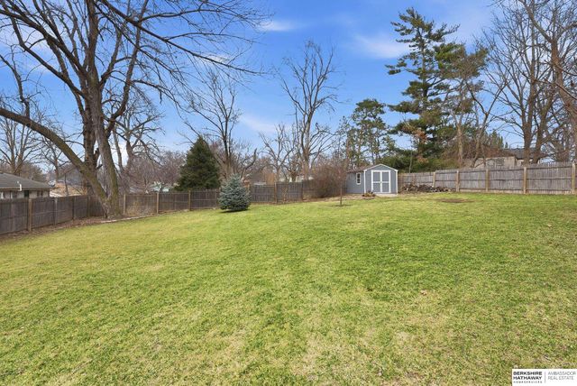 8120 Keystone Drive, Omaha, NE 68134
