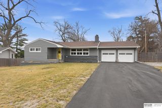 8120 Keystone Drive, Omaha, NE 68134