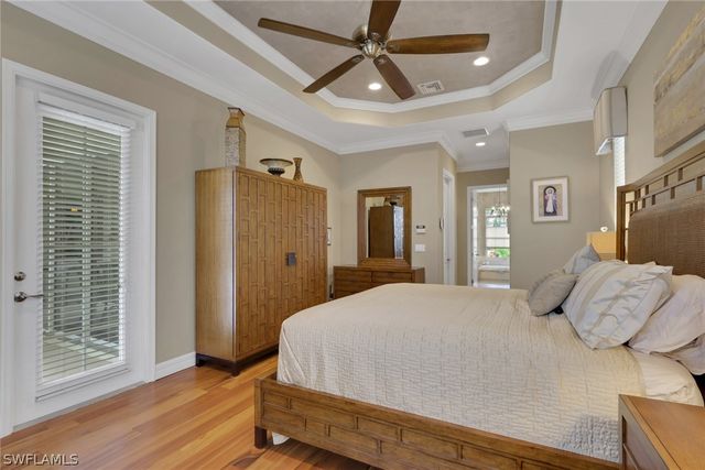 383 Cypress WAY W, Naples, FL 34110