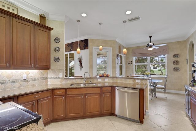 383 Cypress WAY W, Naples, FL 34110