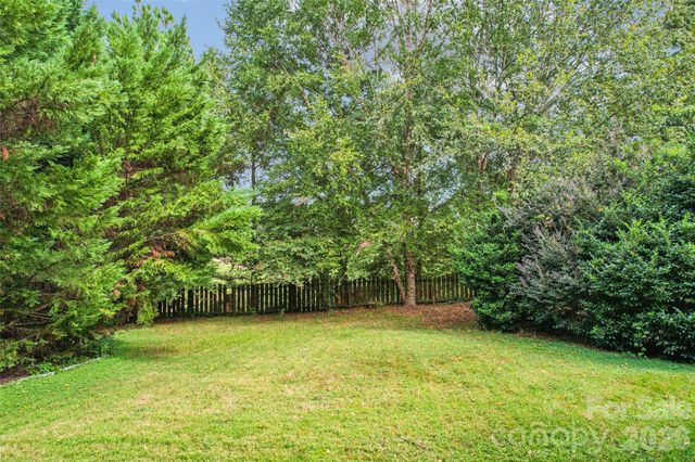 6934 Evanton Loch Road, Charlotte, NC 28278