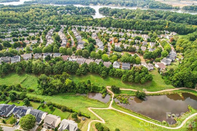6934 Evanton Loch Road, Charlotte, NC 28278