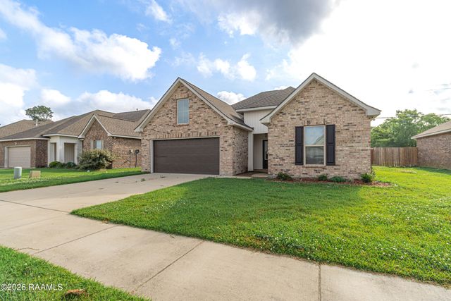 304 Tall Meadows Lane, Lafayette, LA 70506