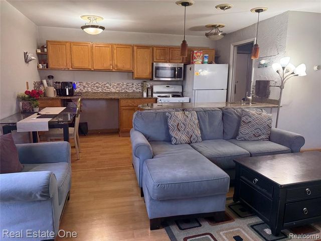 23677 Stonehenge Boulevard, Novi, MI 48375