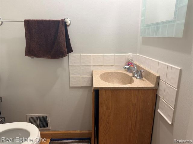 23677 Stonehenge Boulevard, Novi, MI 48375