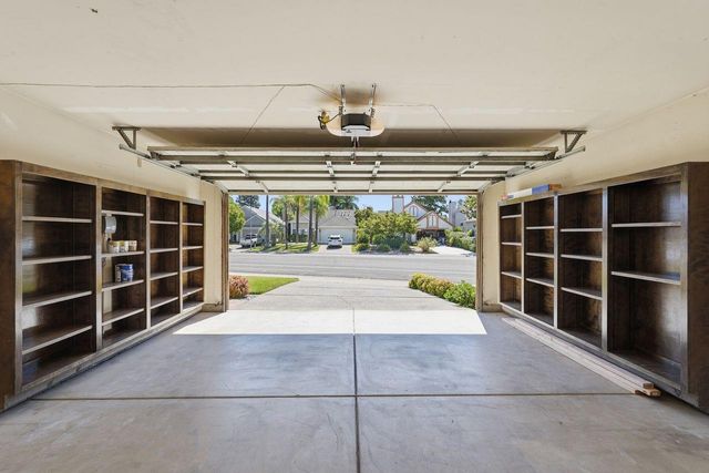 7306 Rush River Dr, Sacramento, CA 95831