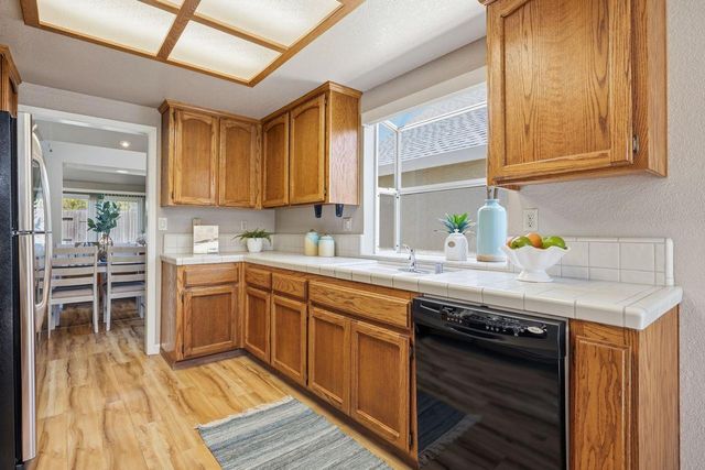 7306 Rush River Dr, Sacramento, CA 95831