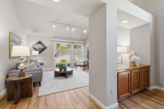 7306 Rush River Dr, Sacramento, CA 95831