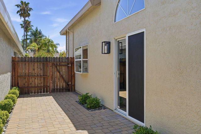 7306 Rush River Dr, Sacramento, CA 95831