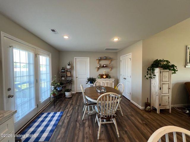 305 Oak Hill Ct, Bardstown, KY 40004