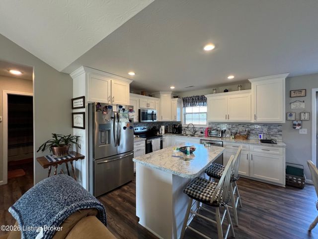 305 Oak Hill Ct, Bardstown, KY 40004