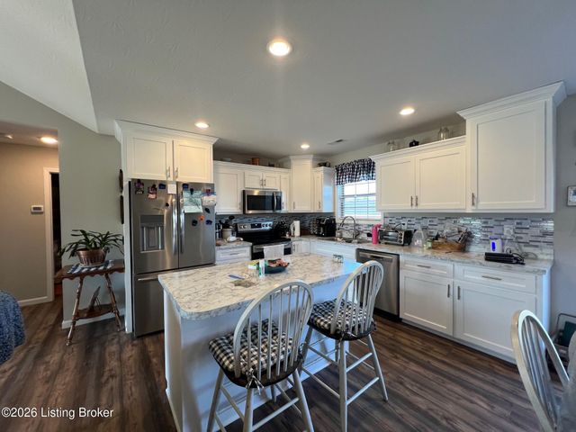 305 Oak Hill Ct, Bardstown, KY 40004