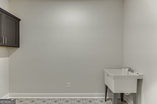 1041 Riverhill Drive, Bishop, GA 30621