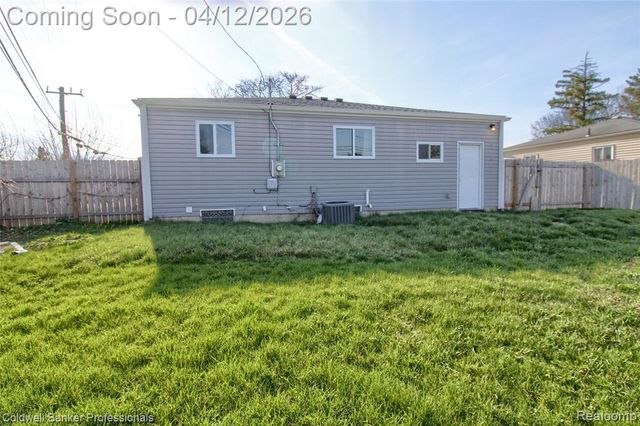 1385 Berkshire Street, Westland, MI 48186