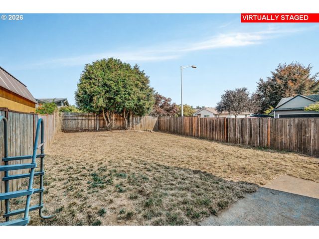 13648 GARDEN MEADOW Dr, Oregon City, OR 97045