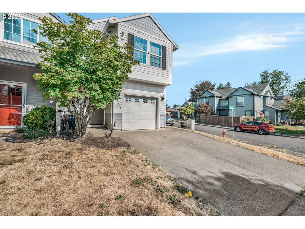 13648 GARDEN MEADOW Dr, Oregon City, OR 97045