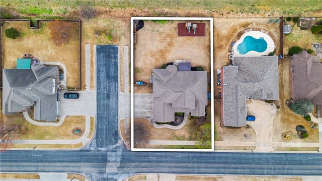 1104 Edinburgh Avenue, Bentonville, AR 72713