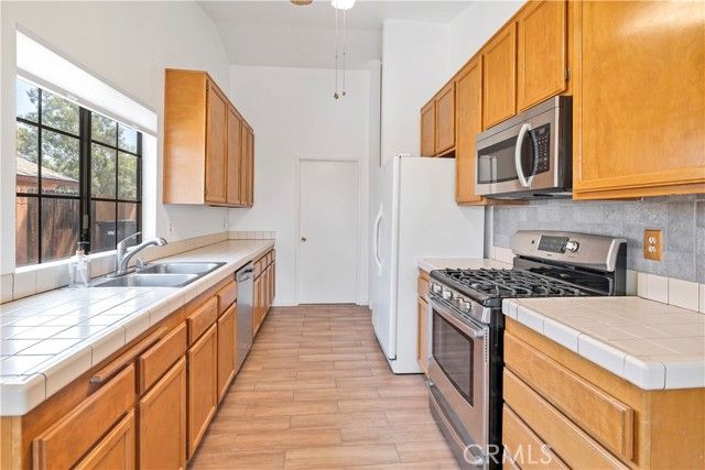 25187 Lincoln Avenue, Hemet, CA 92544