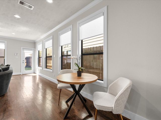 540 W 24th Street B, Houston, TX 77008