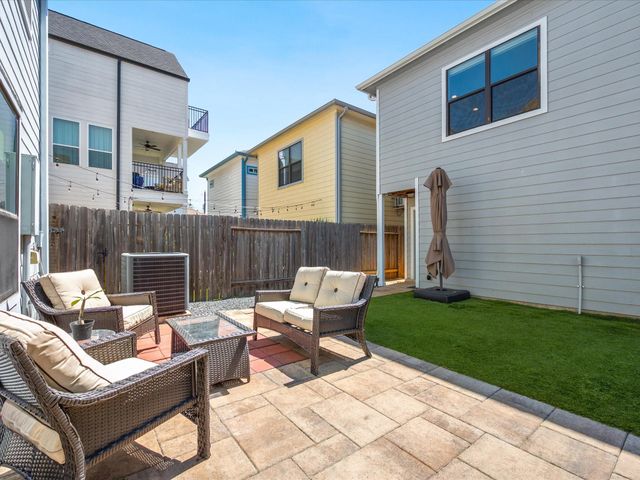 540 W 24th Street B, Houston, TX 77008