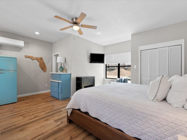 540 W 24th Street B, Houston, TX 77008