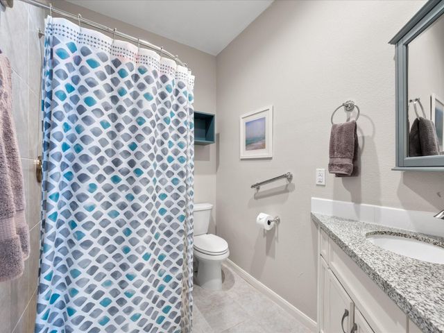 540 W 24th Street B, Houston, TX 77008