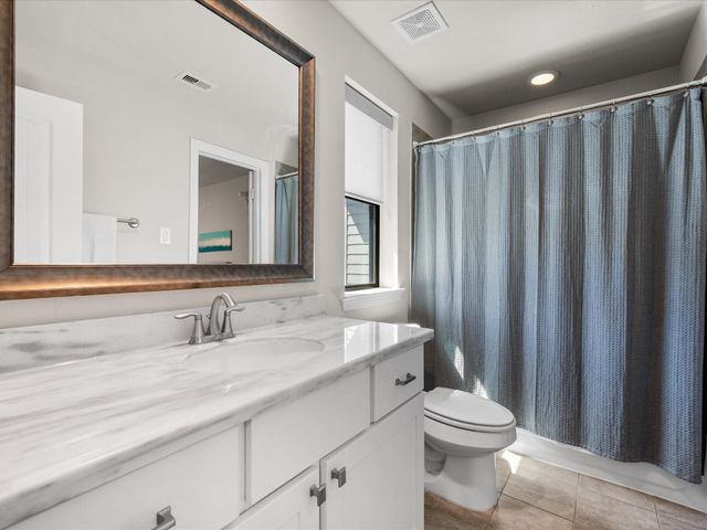 540 W 24th Street B, Houston, TX 77008