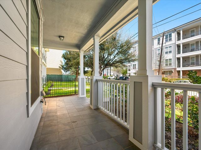 540 W 24th Street B, Houston, TX 77008