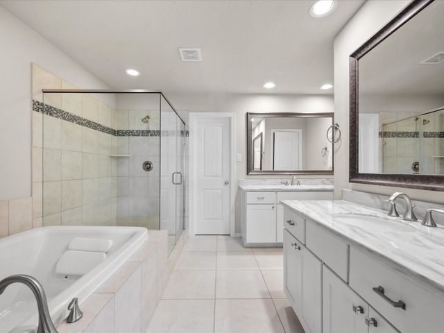 540 W 24th Street B, Houston, TX 77008