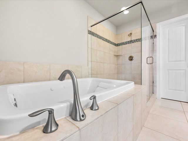 540 W 24th Street B, Houston, TX 77008