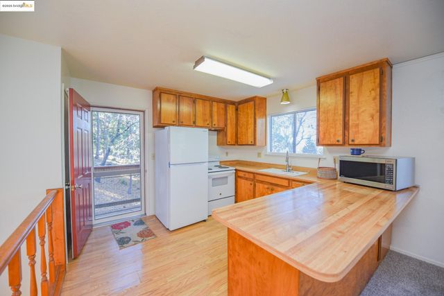 16460 Caddo Cir, Sonora, CA 95370