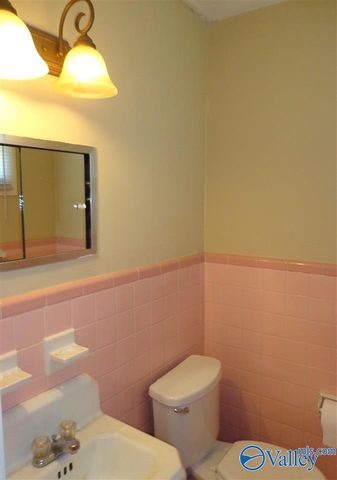 7705 Holland Drive, Huntsville, AL 35802