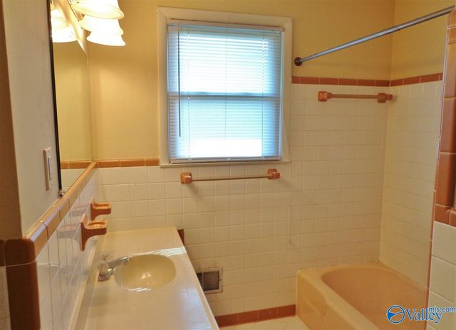 7705 Holland Drive, Huntsville, AL 35802