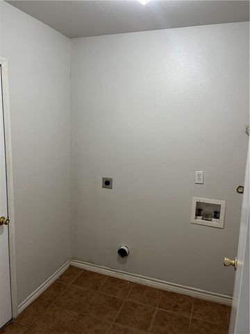 2325 Light Wind Dr, Corpus Christi, TX 78414