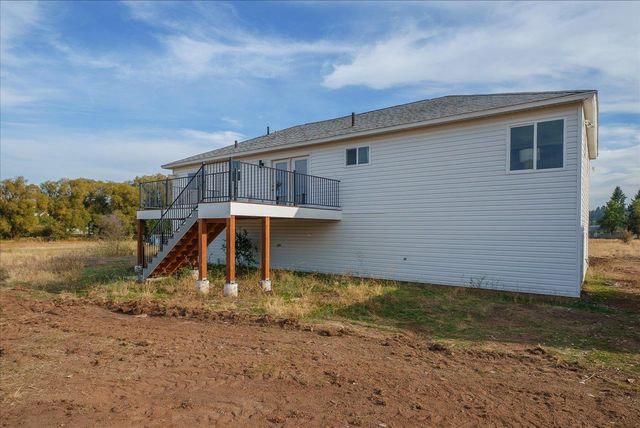 13528 W Medical Lake 4 Lakes Rd, Cheney, WA 99004