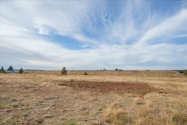13528 W Medical Lake 4 Lakes Rd, Cheney, WA 99004