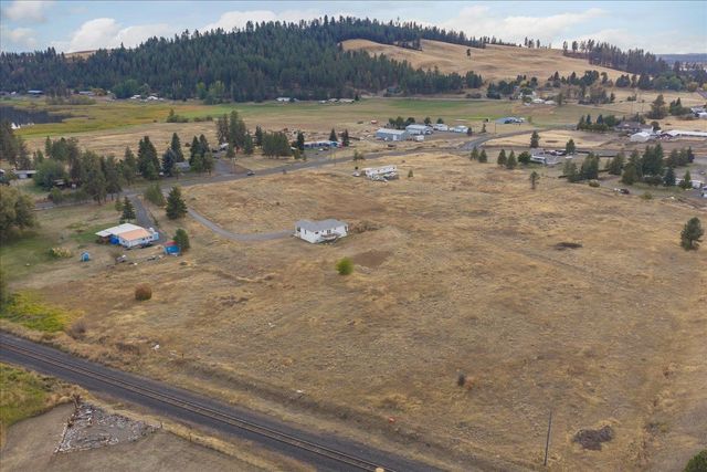13528 W Medical Lake 4 Lakes Rd, Cheney, WA 99004