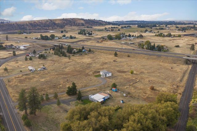 13528 W Medical Lake 4 Lakes Rd, Cheney, WA 99004