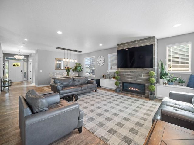 1816 S Ridgetop Dr, Spokane Valley, WA 99016