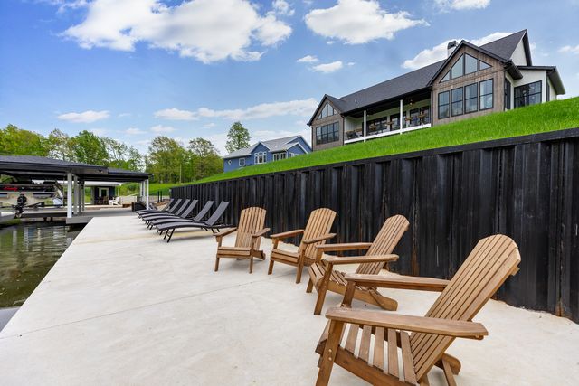 10028 E Pineridge Drive, Effingham, IL 62401