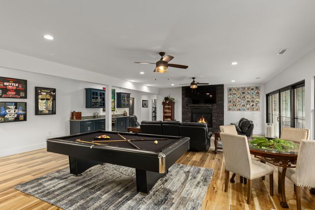 10028 E Pineridge Drive, Effingham, IL 62401