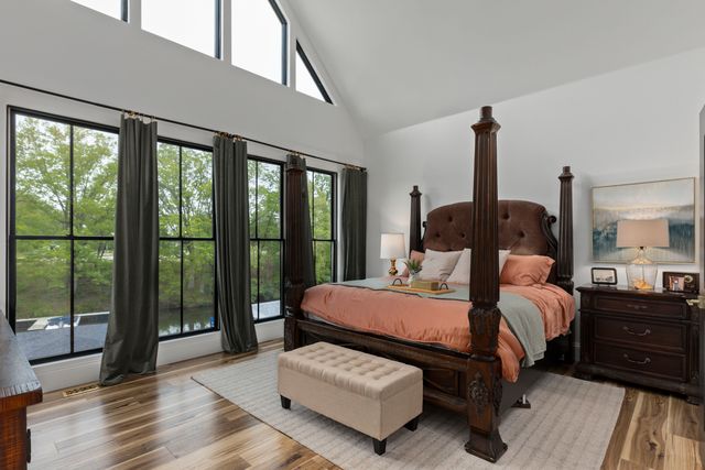 10028 E Pineridge Drive, Effingham, IL 62401