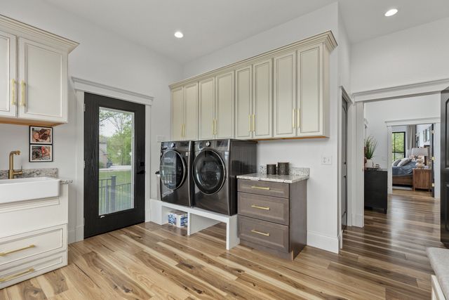 10028 E Pineridge Drive, Effingham, IL 62401