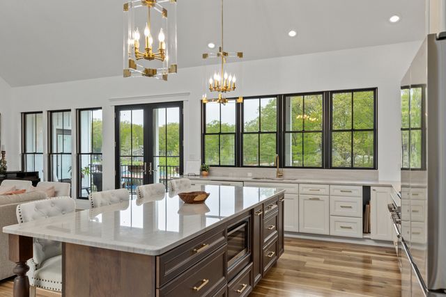 10028 E Pineridge Drive, Effingham, IL 62401