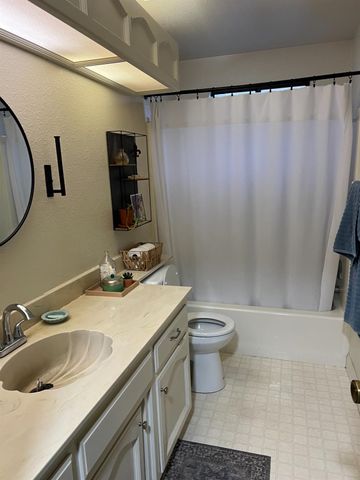 2200 Chelsea Pl, Turlock, CA 95380