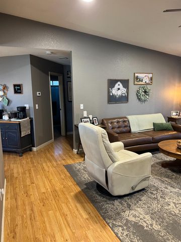 2200 Chelsea Pl, Turlock, CA 95380