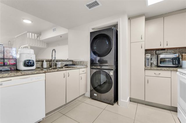 1650 Coral Way PH-9, Miami, FL 33145