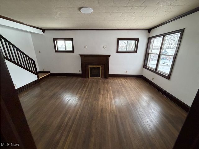 194 E Baird Avenue, Barberton, OH 44203