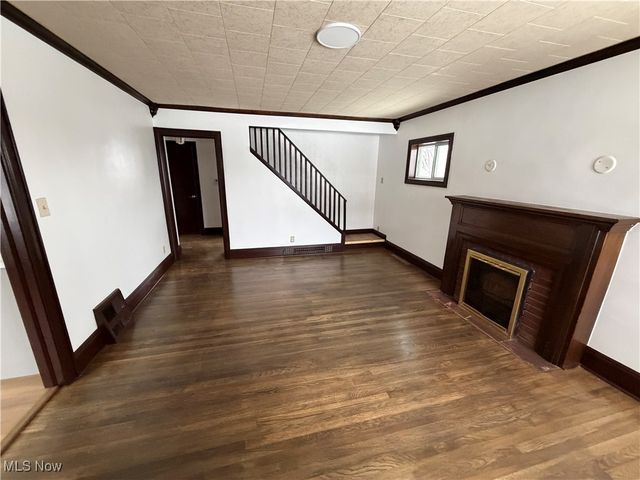 194 E Baird Avenue, Barberton, OH 44203