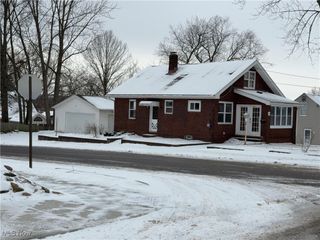 194 E Baird Avenue, Barberton, OH 44203